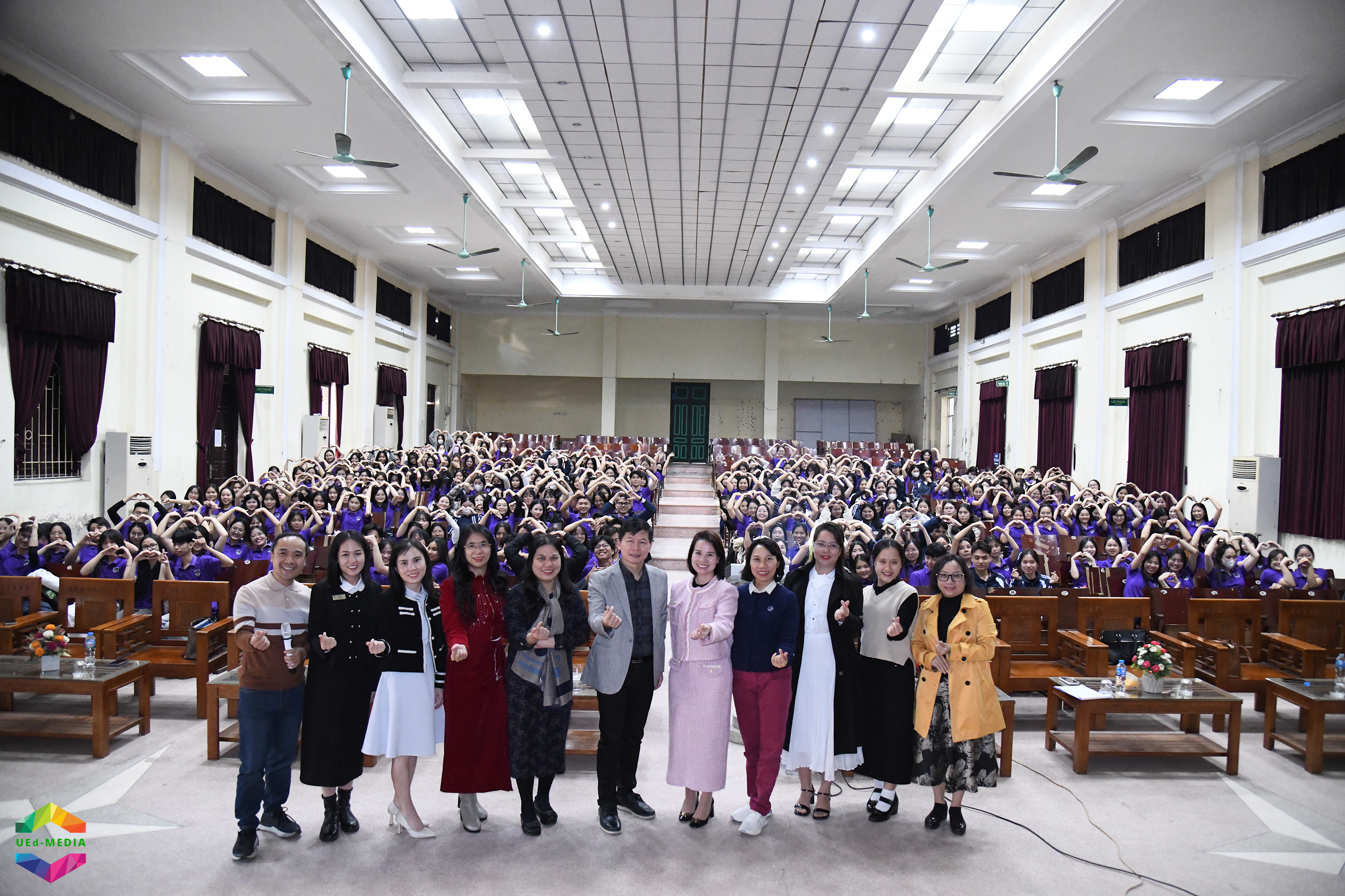 Tăng cường gắn kết đào tạo và thực tiễn: Chương trình thực tập sư phạm hưởng lương tại Vinschool dành cho sinh viên Trường Đại học Giáo dục