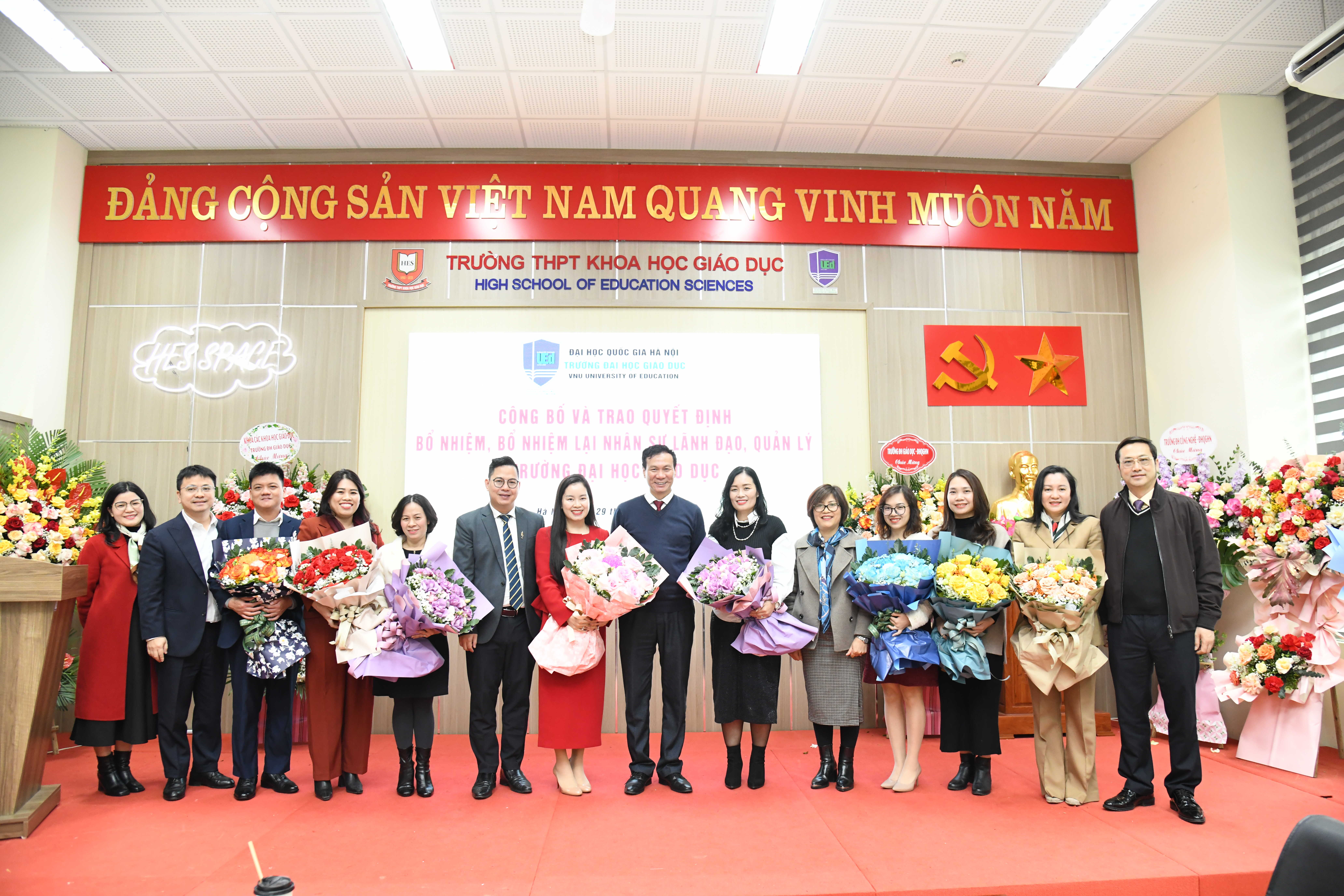 Trường Đại học Giáo dục Công bố quyết định bổ nhiệm và bổ nhiệm lại nhân sự tháng 2 năm 2024