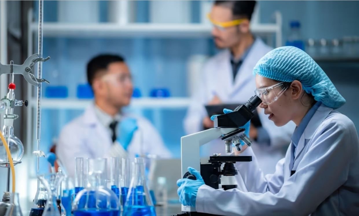 Phê duyệt Đề án “Đầu tư phát triển nhà khoa học xuất sắc, nhóm nghiên cứu mạnh chuẩn quốc tế”