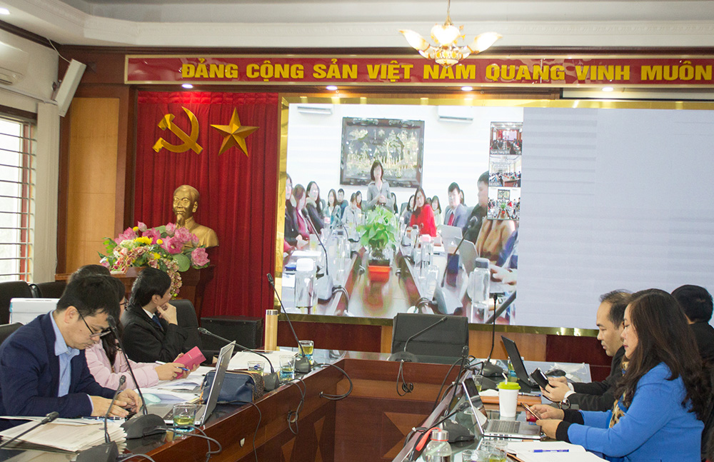 Đầu cầu Trường THPT Khoa học Giáo dục do TS. Nguyễn Thị Hương - Phó hiệu Trưởng Trường Đại học Giáo dục, Hiệu trưởng Trường THPT khoa học Giáo dục điều hành